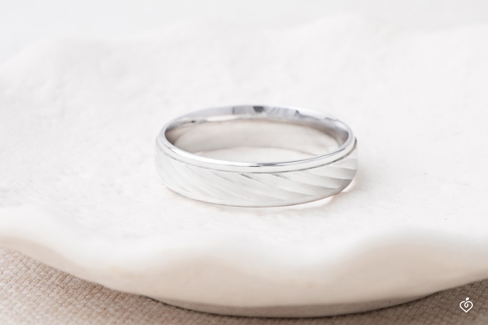 Ringe zur Silberhochzeit: Eheringe aus Weißgold als Alternative zu Silber von edenly